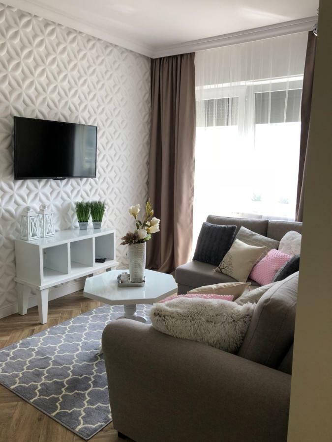 Family & Business Elegant Apartments Ul Warszawska - 2 Bedroom, Balcony, Parking Kielce Exteriör bild