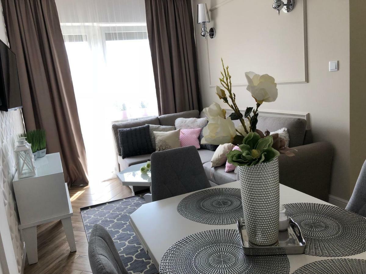 Family & Business Elegant Apartments Ul Warszawska - 2 Bedroom, Balcony, Parking Kielce Exteriör bild