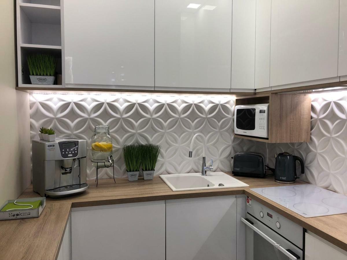 Family & Business Elegant Apartments Ul Warszawska - 2 Bedroom, Balcony, Parking Kielce Exteriör bild
