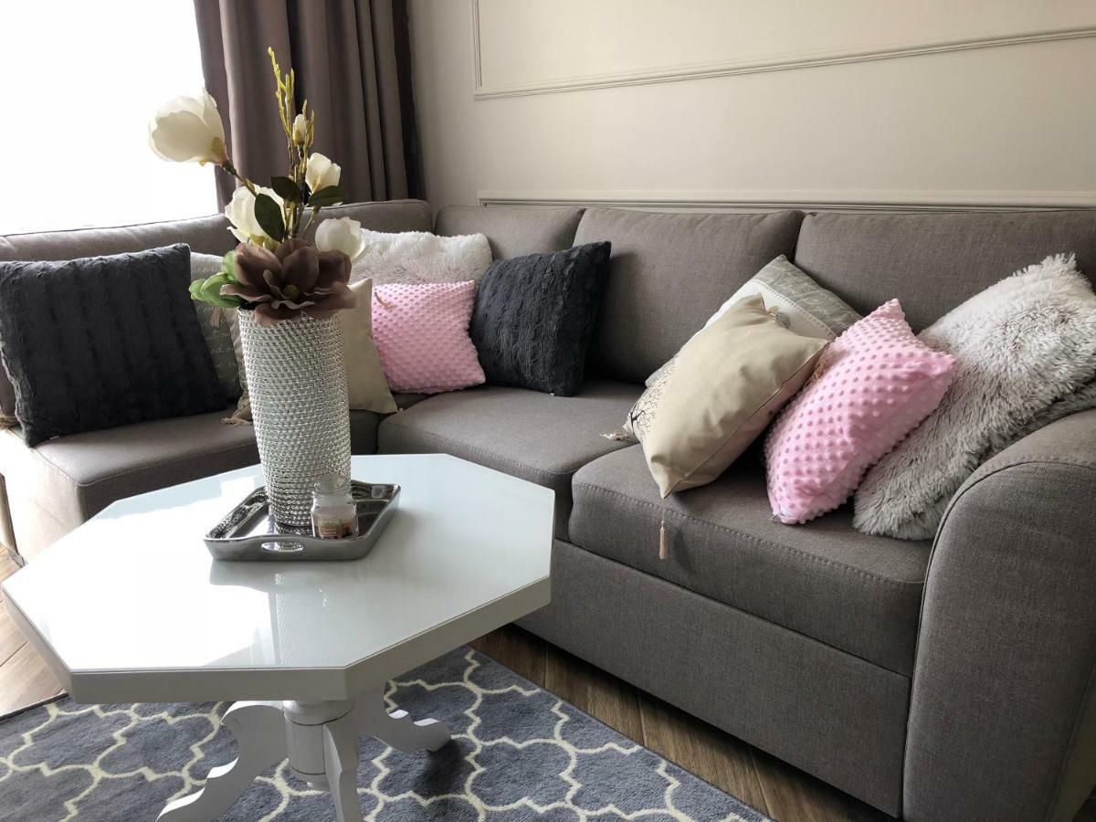 Family & Business Elegant Apartments Ul Warszawska - 2 Bedroom, Balcony, Parking Kielce Exteriör bild